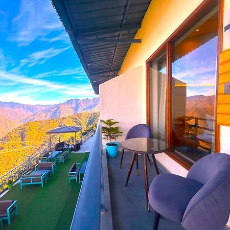 Living On The Edge A Luxury Stay Масурі Екстер'єр фото