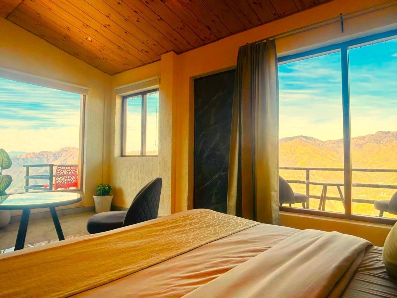 Living On The Edge A Luxury Stay Масурі Екстер'єр фото