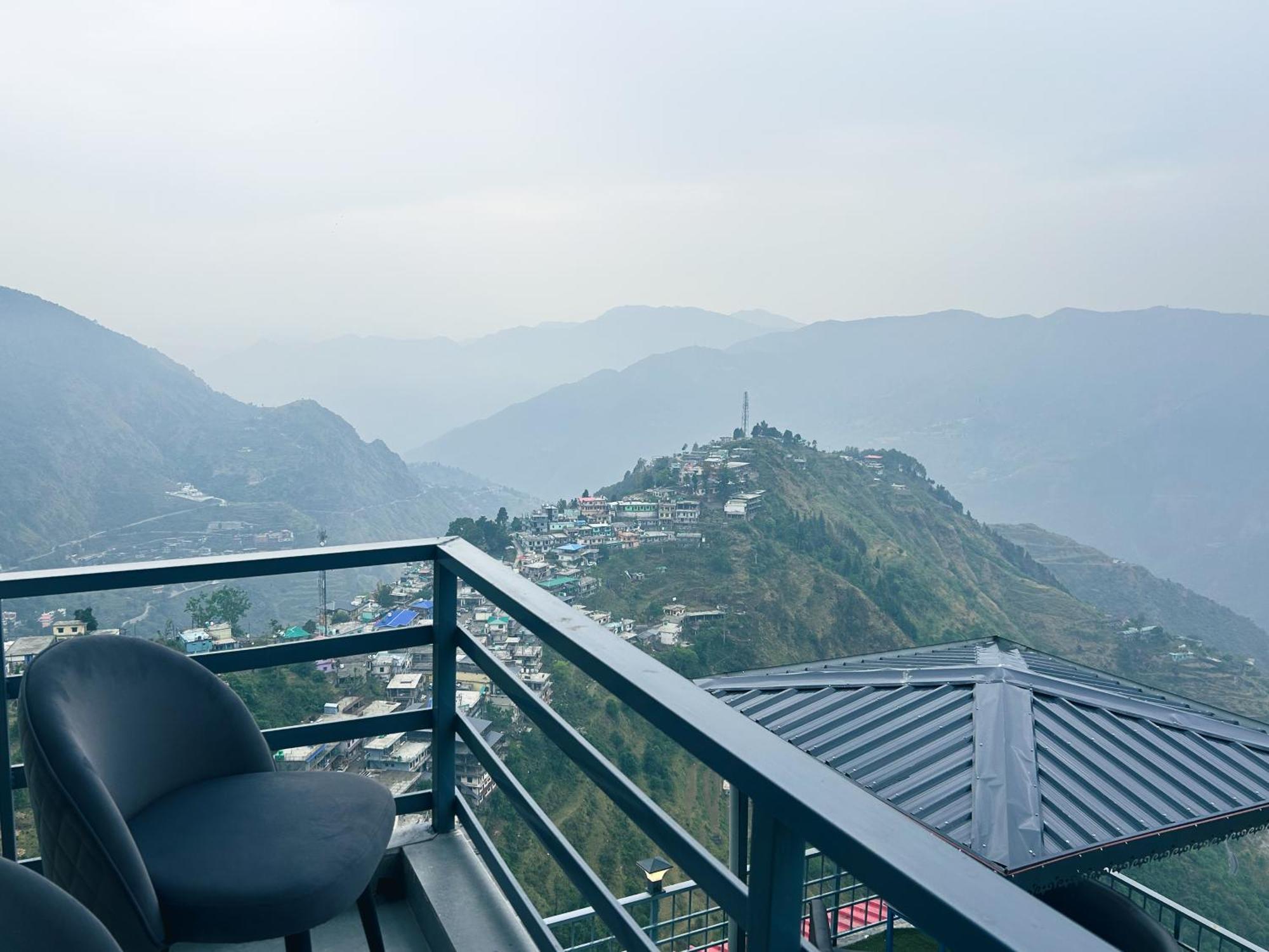 Living On The Edge A Luxury Stay Масурі Екстер'єр фото